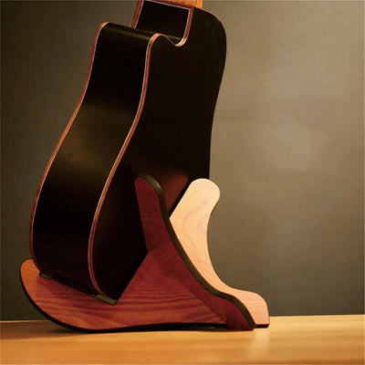 Guitare acoustique posée sur un socle en bois démontable stable et antidérapant